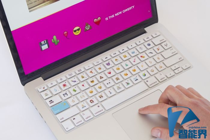 emoji 鍵盤來襲，這下更方便賣萌了