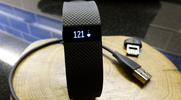 佳明與Fitbit健身追蹤器哪個更出色？