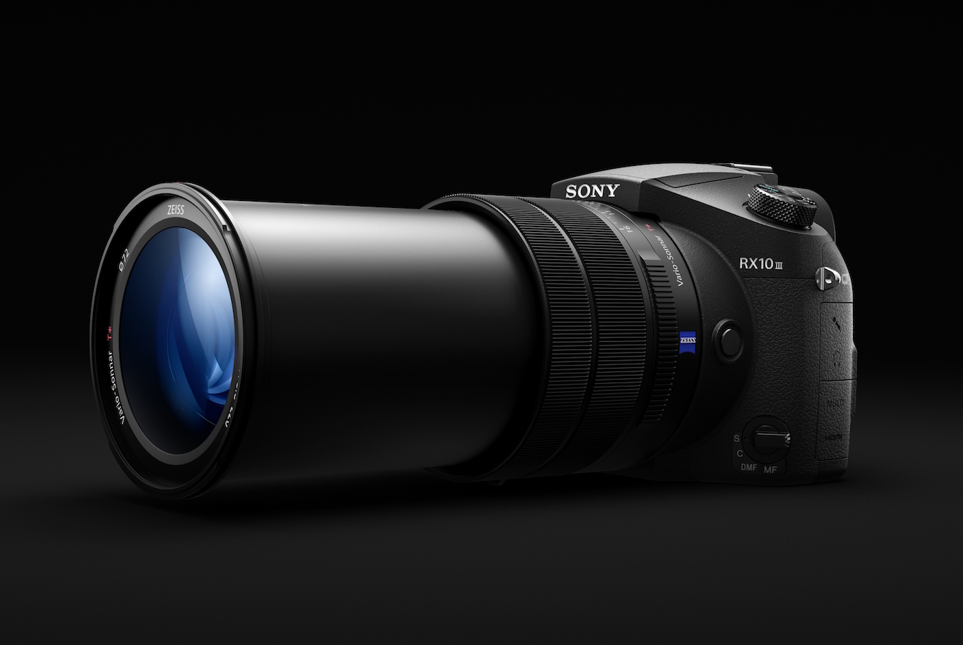 等效 600mm 望遠(yuǎn)的索尼 RX10M3 現(xiàn)身；FE 50mm f/1.8 定焦與更望遠(yuǎn)的新鏡也登場