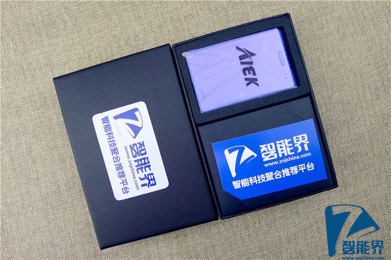這是一款高顏值的便攜備用手機(jī)--Aiek M4智能卡片手機(jī)體驗(yàn)