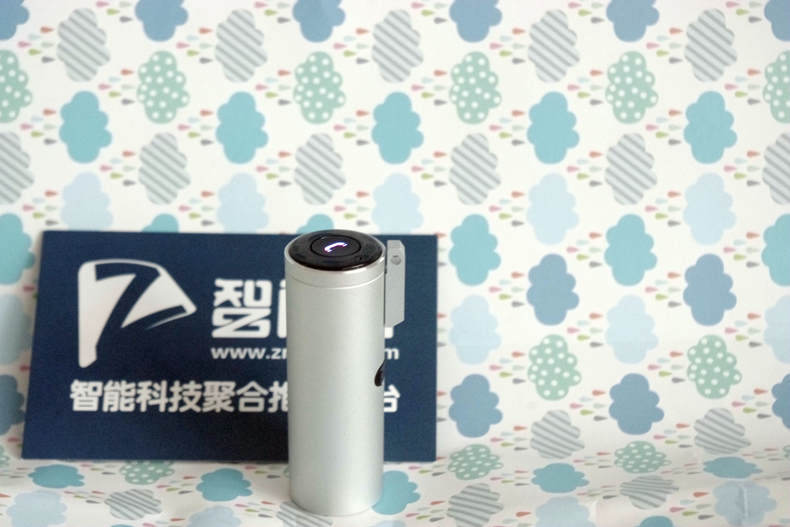 時尚界的新歡——歐雷特Q20藍(lán)牙耳機(jī)
