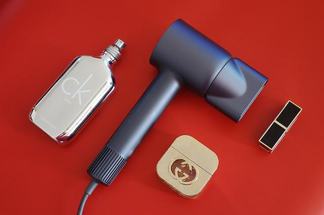 直白高速吹風(fēng)機(jī)上手體驗(yàn)，可媲美戴森？