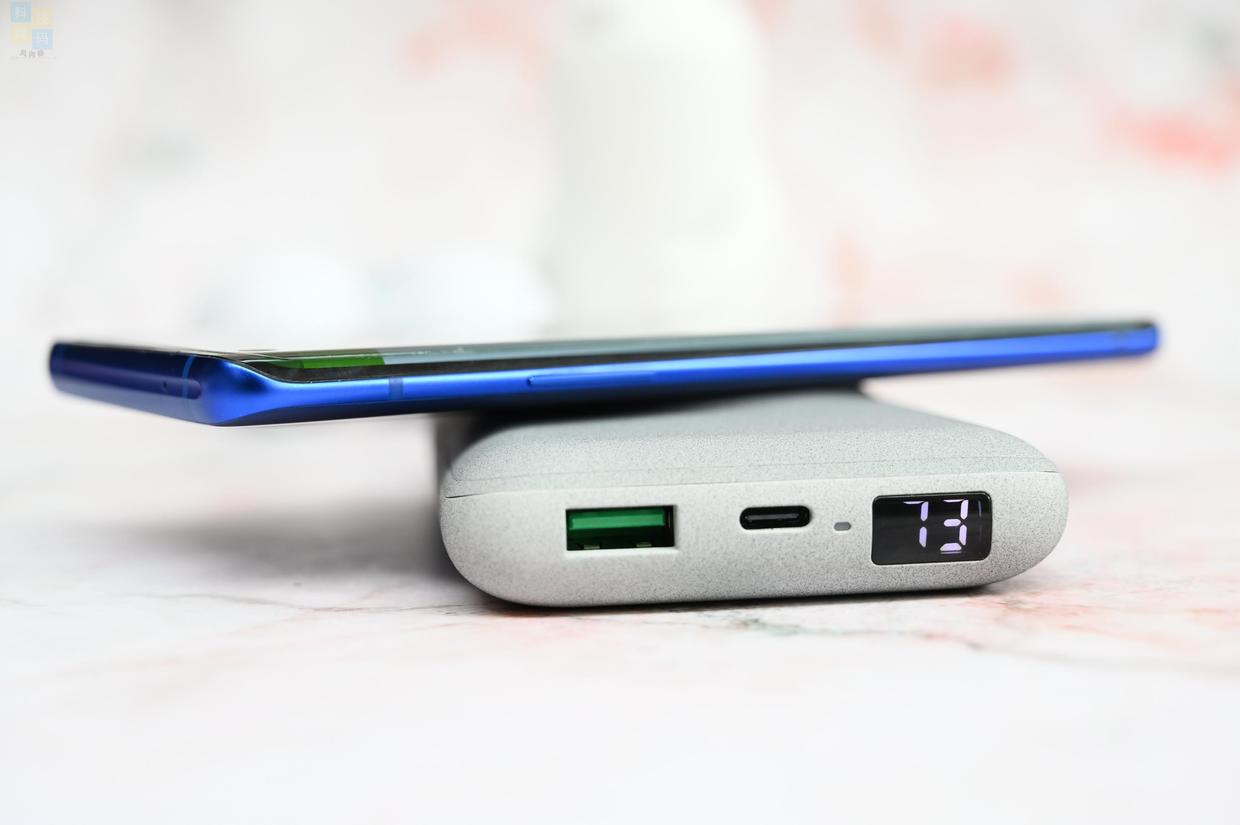 有線無線雙料快充，還支持Magsafe，南卡POW-3無線充電寶體驗(yàn)