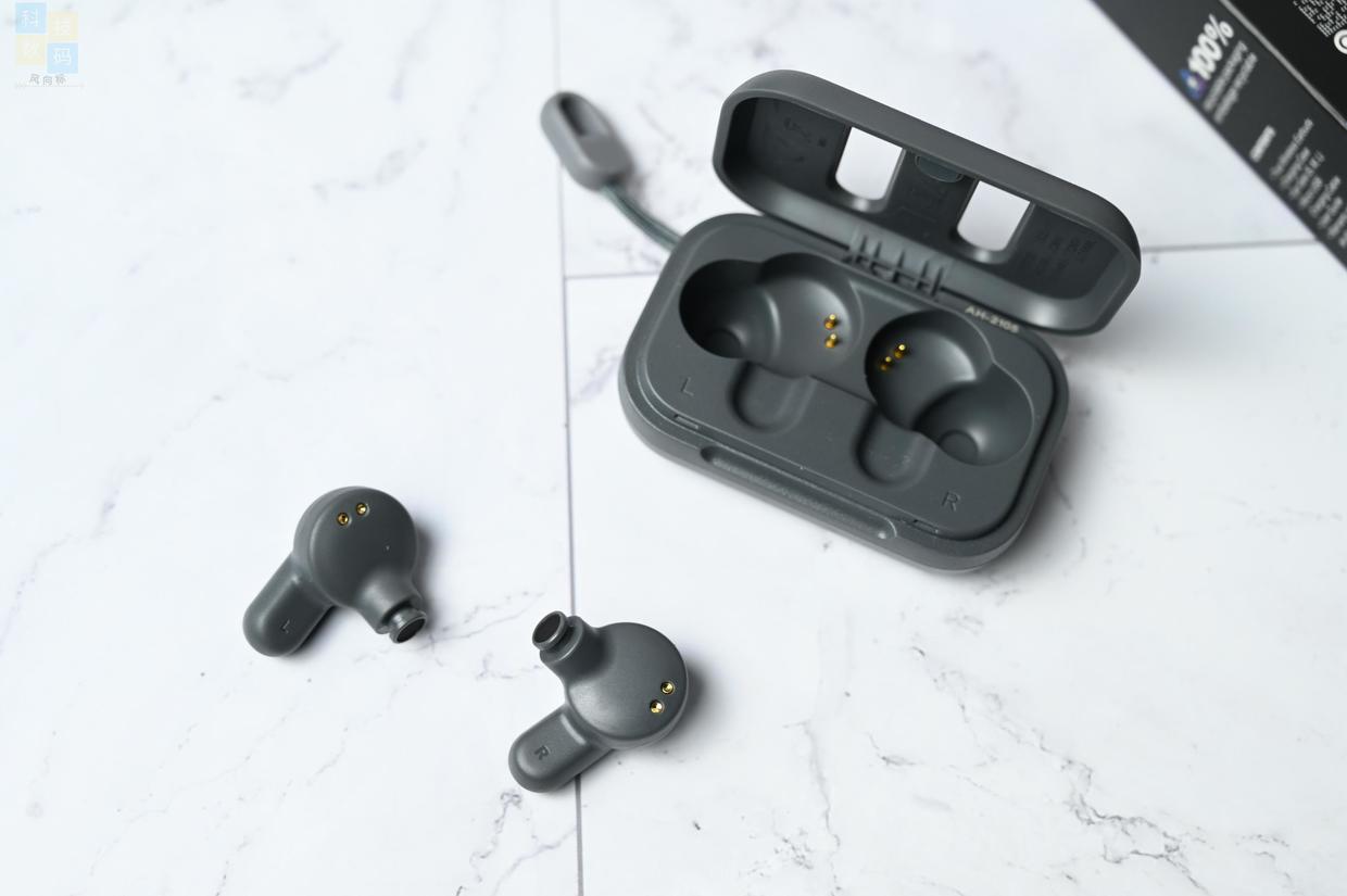 簡(jiǎn)約時(shí)尚真無(wú)線耳機(jī)，伴你輕裝上陣，Skullcandy Dime迷你豆上手
