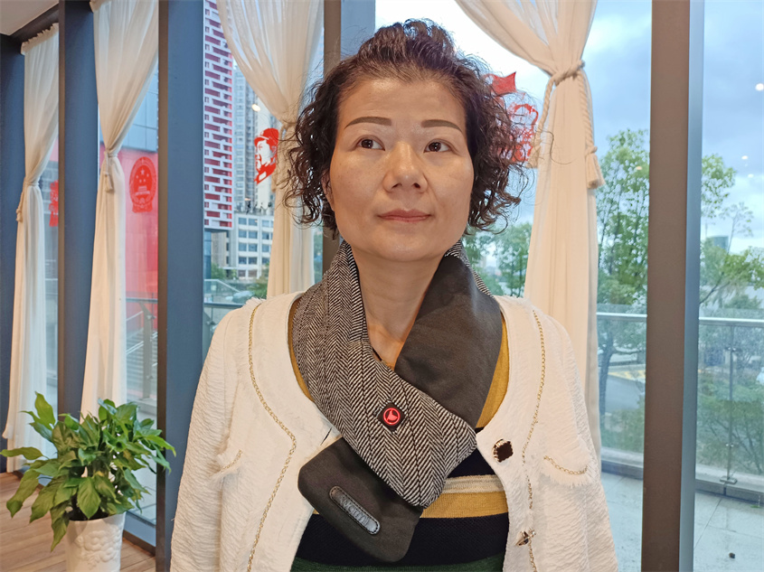 飛樂思智能發(fā)熱圍巾，致力于用暖熱紅科技，營造美好精智生活