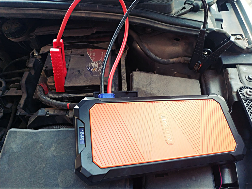 汽車救援隊用的autowit汽車應(yīng)急電源，居然“沒電池”？