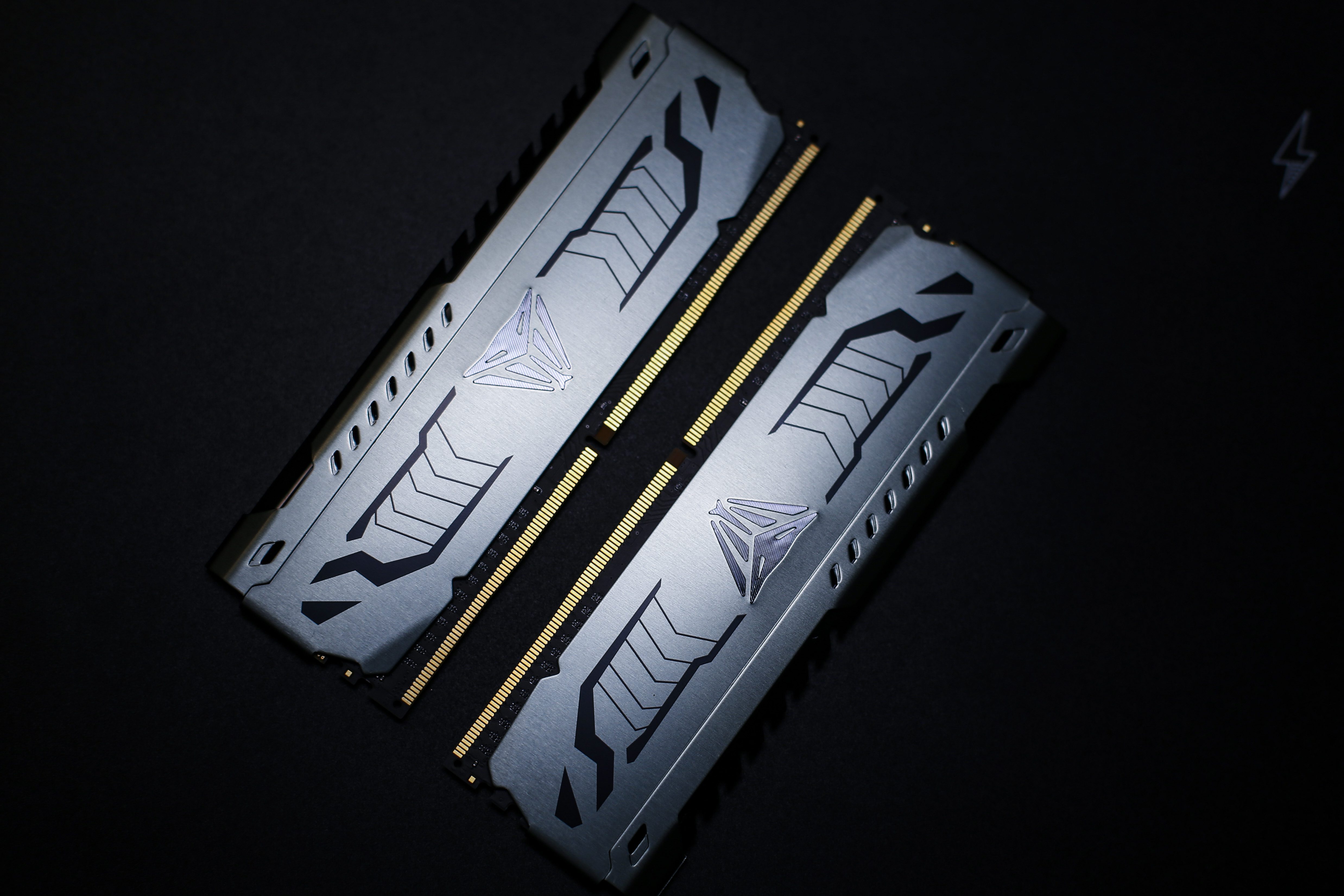 教你如何白嫖內(nèi)存性能， 博帝蟒龍 DDR4 3600超頻測試