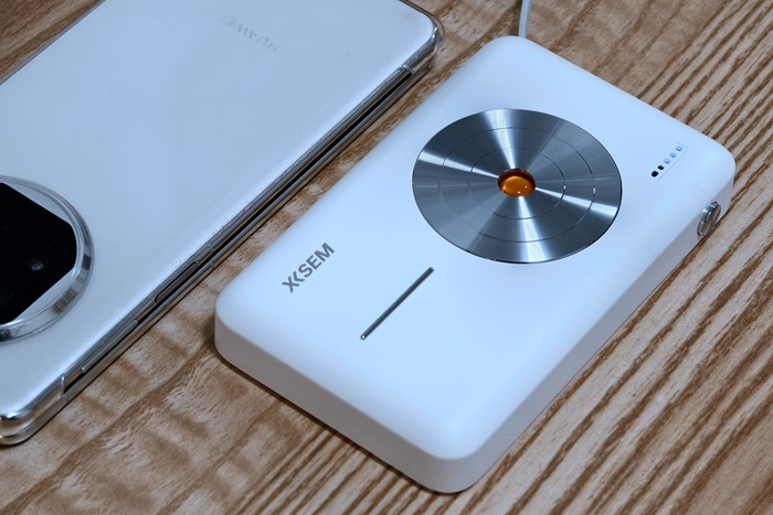 西圣PB磁吸無線充電寶：自帶線+無線充，出行必備！